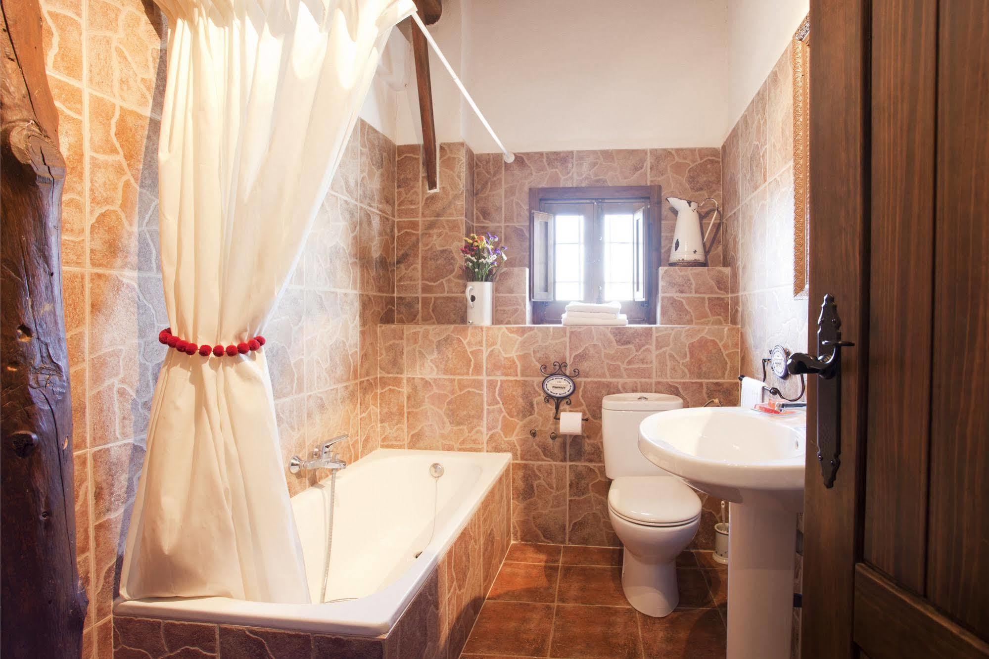 Alojamiento Rural El Cortijuelo Hotel Illora Ngoại thất bức ảnh